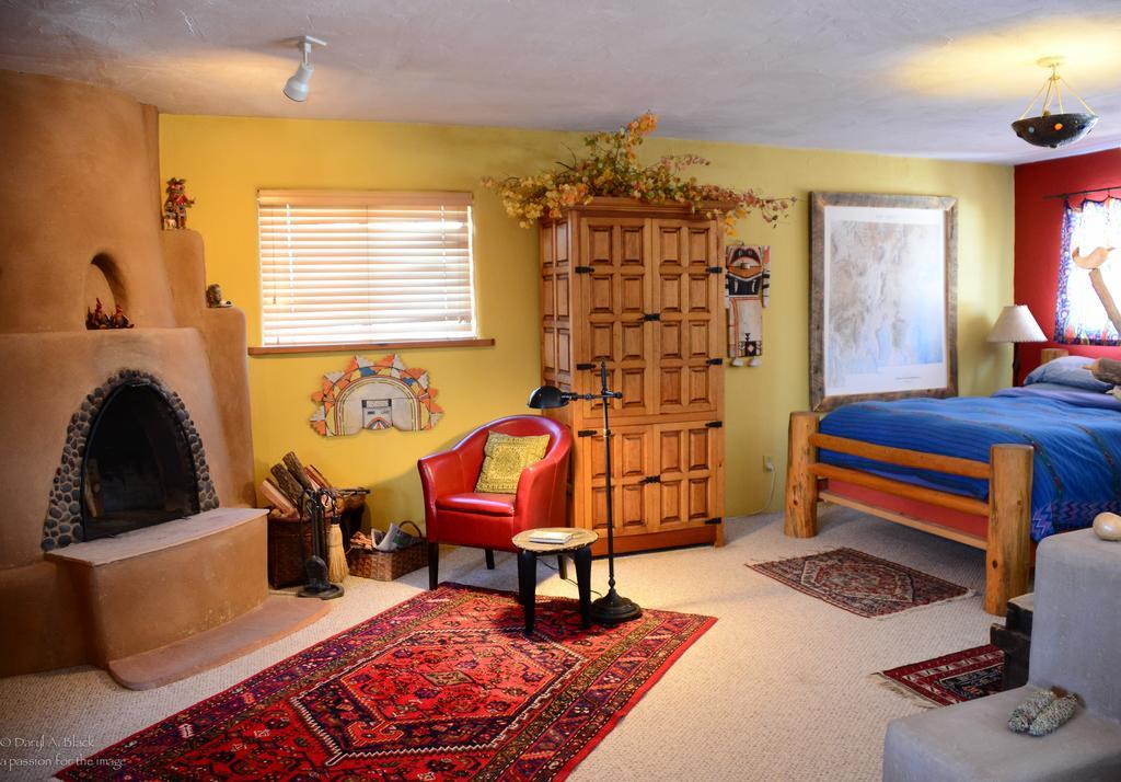 Casa Gallina - An Artisan Inn Taos Room photo